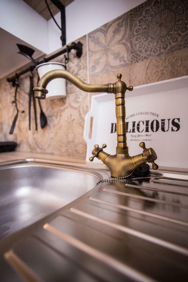 Izabella Vintage Style Apartment Budapest Ngoại thất bức ảnh