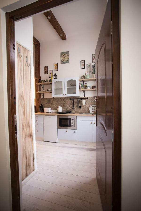 Izabella Vintage Style Apartment Budapest Ngoại thất bức ảnh