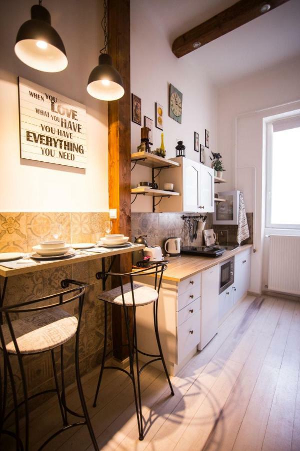 Izabella Vintage Style Apartment Budapest Ngoại thất bức ảnh
