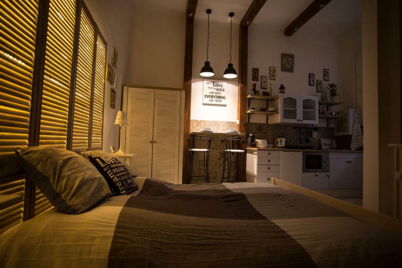 Izabella Vintage Style Apartment Budapest Ngoại thất bức ảnh