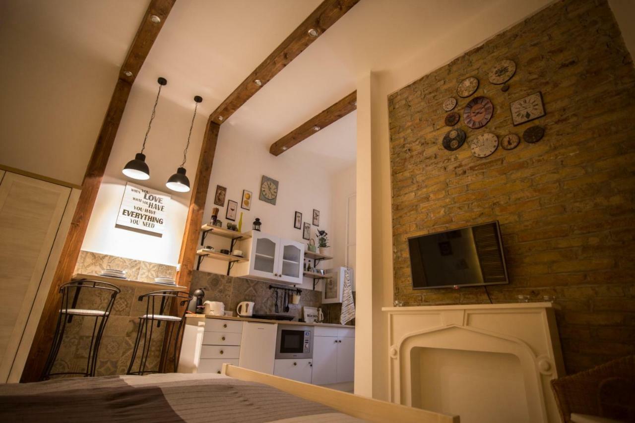 Izabella Vintage Style Apartment Budapest Ngoại thất bức ảnh