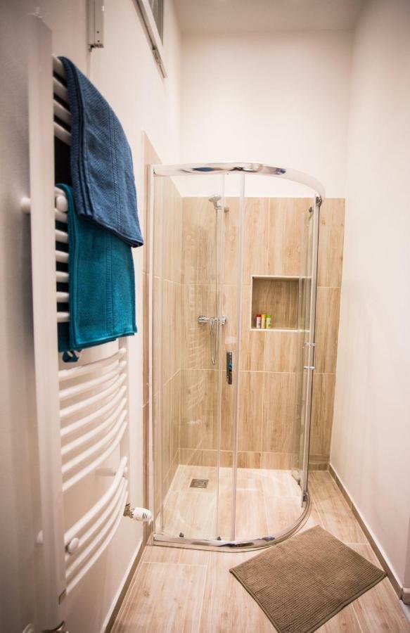 Izabella Vintage Style Apartment Budapest Ngoại thất bức ảnh