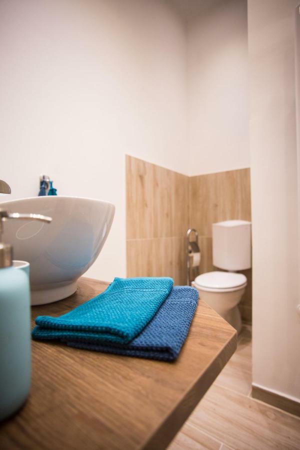 Izabella Vintage Style Apartment Budapest Ngoại thất bức ảnh